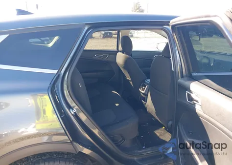 2024 Kia Sportage Hybrid Lx z USA, uszkodzony, nr VIN KNDPUCDG3R7171759